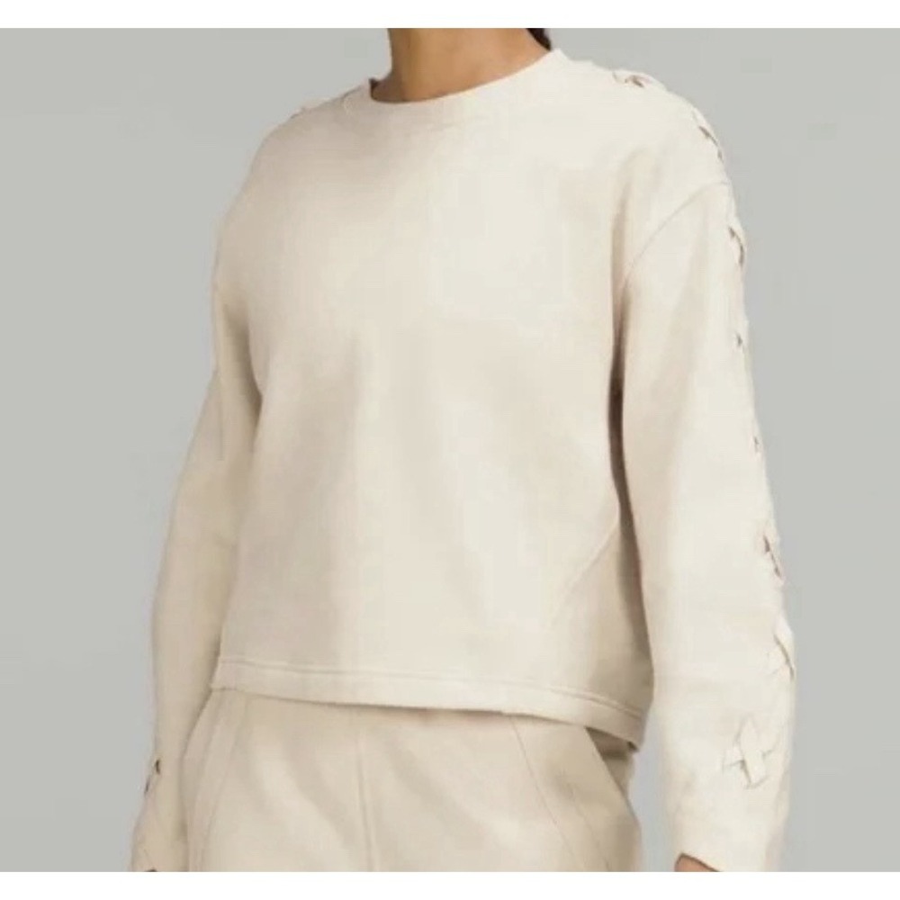 Lululemon Braided Sleeve Pullover Sweatshirt‎ 8 Beige Cropped Crewneck Atheisure